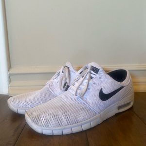 Men’s Stephan Janoskis